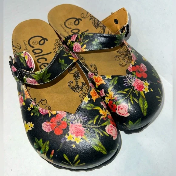 CALCEO NWOT Vegan Comfort Clogs in Black Rose Floral 🌹 - Picture 1 of 11